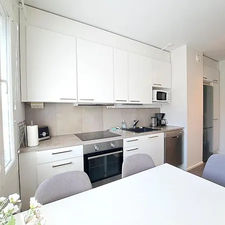 Apartment Kotimaailma - Tilava Parvekkeellinen Kodikas Kolmio - Pinninkatu Tampere