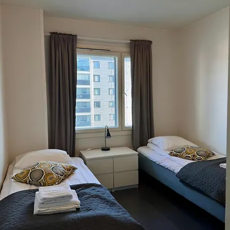 Kotimaailma - Tilava Parvekkeellinen Kodikas Kolmio - Pinninkatu Apartment
